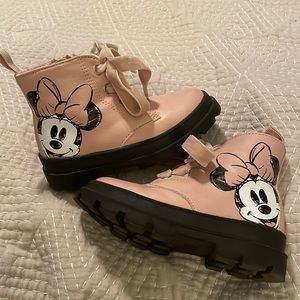 Minnie Mouse boots
